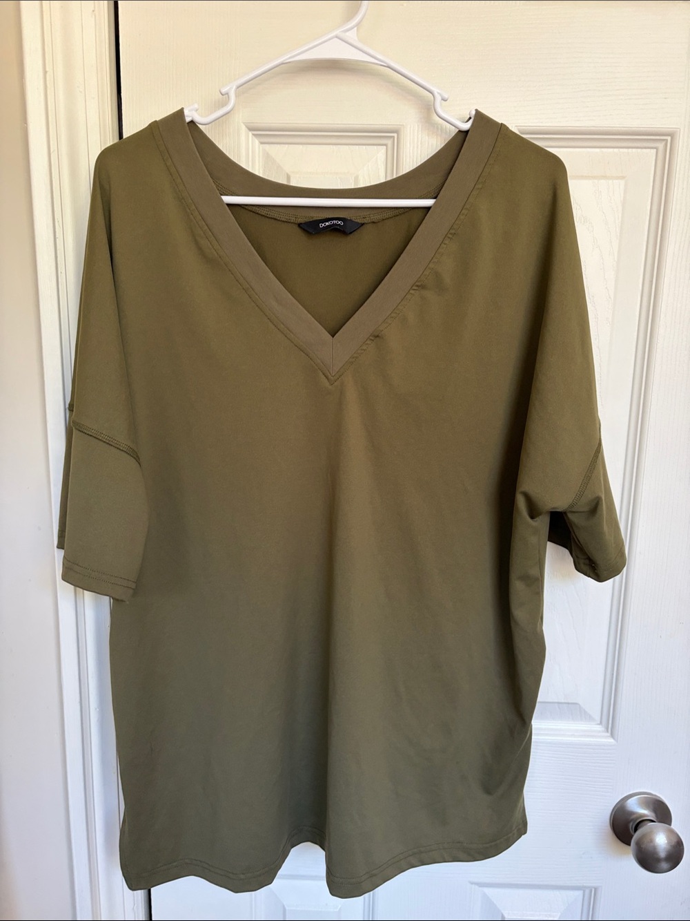 Dokotoo Relaxed V-Neck Short Sleeve Tee - Olive